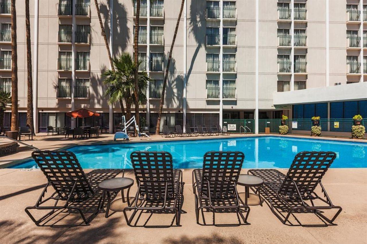Hilton Garden Inn Phoenix Midtown Exteriör bild