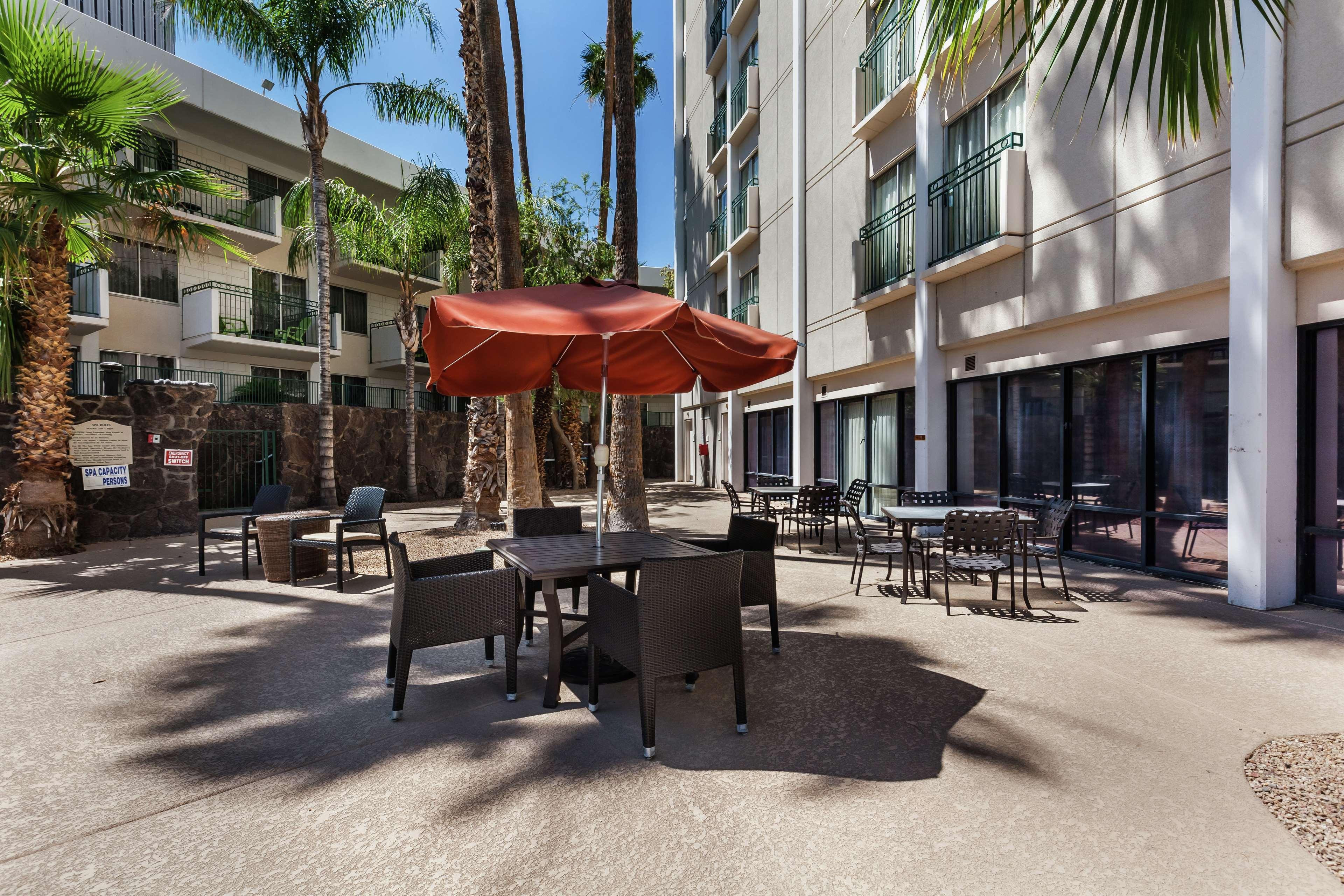 Hilton Garden Inn Phoenix Midtown Exteriör bild